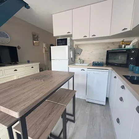 Maison Clealine A 100m, Meuble Tourisme 3 Etoiles, Parking Gratuit, Wifi * פרונטיניאן